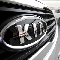 Kia to sell car scratch cover kit
